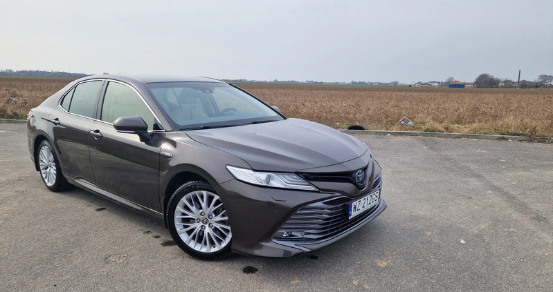 Toyota Camry cena 126000 przebieg: 64500, rok produkcji 2020 z Zdzieszowice małe 352